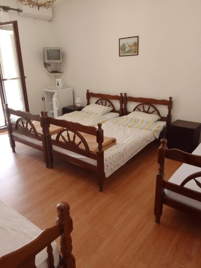 Guesthouse Djurisic ヘルツェグ・ノヴィ エクステリア 写真