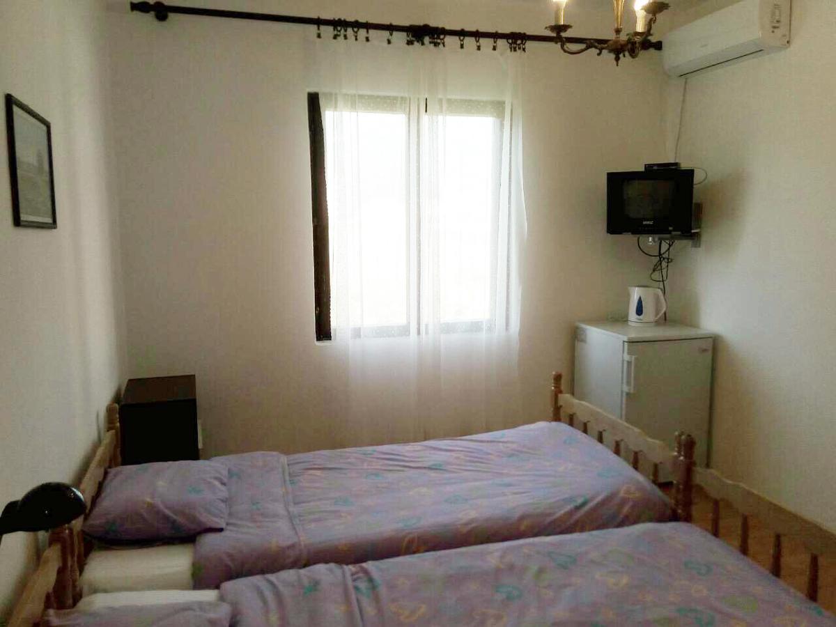 Guesthouse Djurisic ヘルツェグ・ノヴィ エクステリア 写真